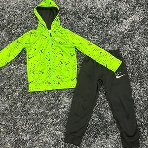 Kids Nike Dri Fit Tracksuit sz 6/M